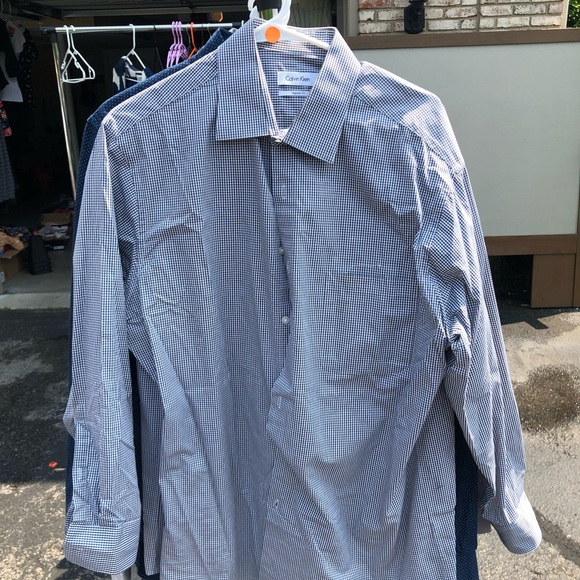 Various button down shirts - Picture 5 of 8
